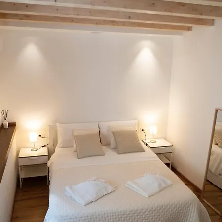 Monteleone Apartament *
